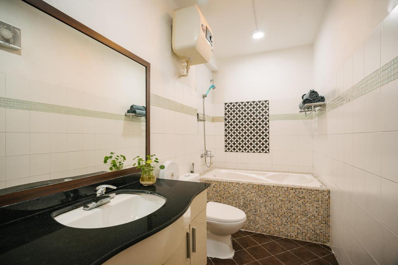 Entire French House With 4 Bedrooms In Hanoi Downtown Экстерьер фото